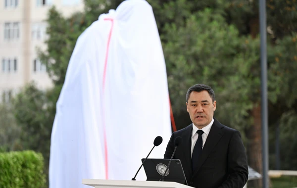 İlham Əliyev və Sadır Japarov Bakıda Çingiz Aytmatovun abidəsinin açılışında iştirak ediblər - YENİLƏNİB