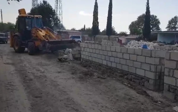 Qanunsuz tikilən qeyri-yaşayış obyekti sökülüb - FOTO
