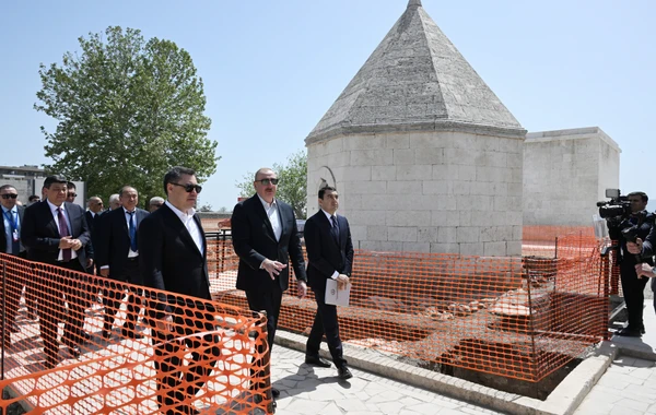 Prezidentlər Pənahəli xanın sarayı və İmarət kompleksində görülən işlərlə tanış olublar - YENİLƏNİB + FOTO