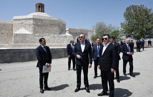 Prezidentlər Pənahəli xanın sarayı və İmarət kompleksində görülən işlərlə tanış olublar - YENİLƏNİB + FOTO