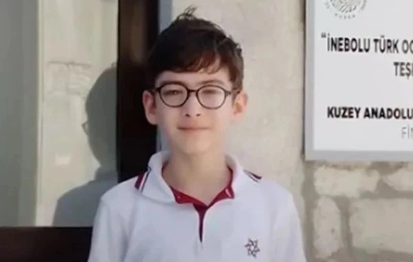 O indi 15 yaşlı böyük oğlandır - "Filosof Atakan"ın son halı - FOTO