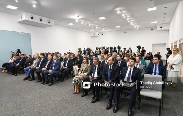 Sağlamlıq arayışının elektron formada veriləcəyi tarix açıqlandı - FOTO