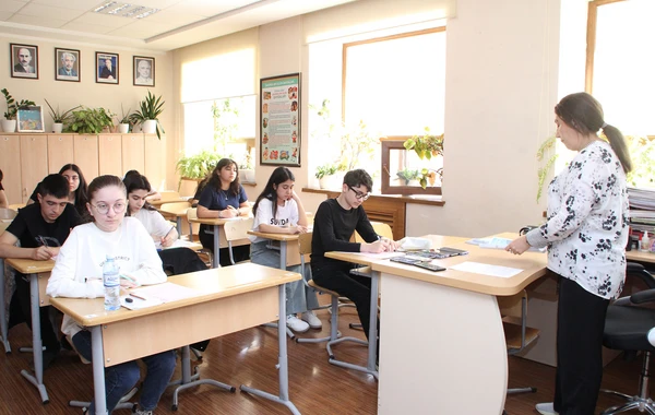 10 minə yaxın şagird yarışır - FOTO