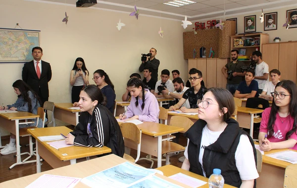 10 minə yaxın şagird yarışır - FOTO