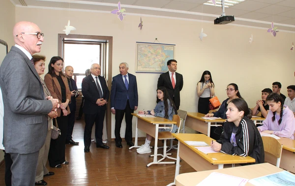 10 minə yaxın şagird yarışır - FOTO