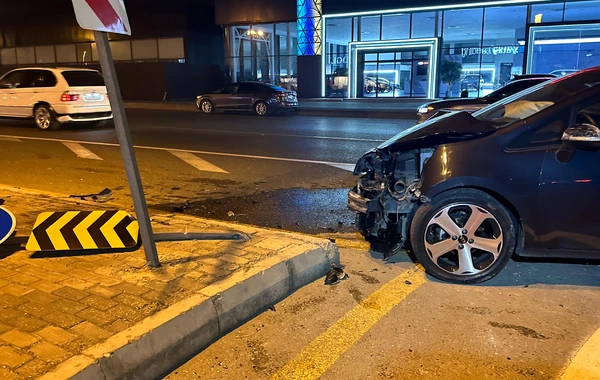 Bakıda toydan çıxan rəqqasə qəzaya düşdü: Xəsarət alan var - FOTO