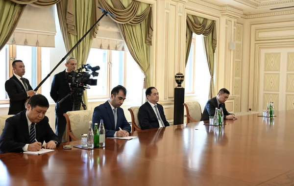 Prezident İlham Əliyev Xarici ölkələrlə dostluq üzrə Çin Xalq Assosiasiyasının sədrini qəbul edib - FOTO