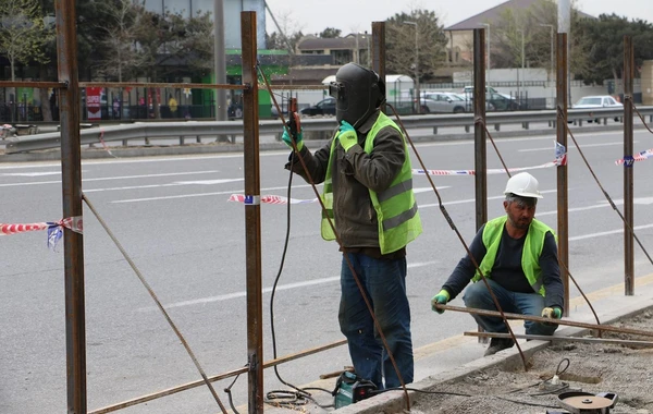 Bakıda yerüstü piyada keçidinin inşasına start verilib - FOTO