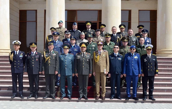 Hərbi attaşelər DQ-nin Ali Hərbi Məktəbini ziyarət ediblər - FOTO