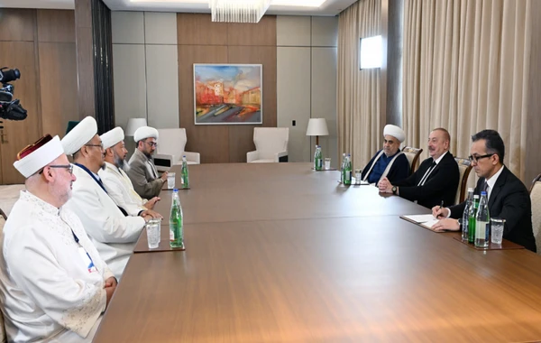 Prezident İlham Əliyev TDT-yə üzv və müşahidəçi dövlətlərin dini rəhbərlərindən ibarət nümayəndə heyətini qəbul edib - YENİLƏNİB - FOTO