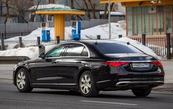 Rusiya kəşfiyyat xidmətinin yarım milyonluq zirehli "Maybach"ləri - FOTO
