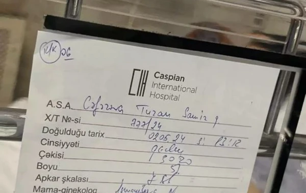 Azərbaycanlı aparıcı ana oldu - FOTO