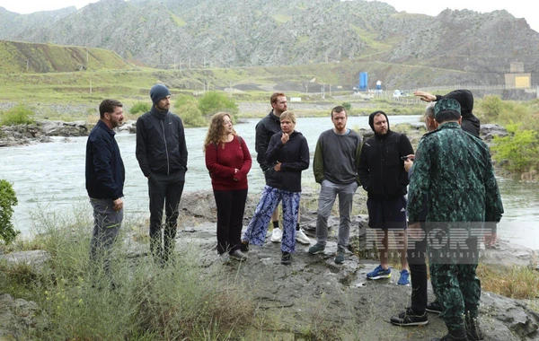 ANAMA nümayəndəsi səyahətçilərə Qarabağda aparılan minatəmizləmə işləri barədə məlumat verib - YENİLƏNİB - FOTO