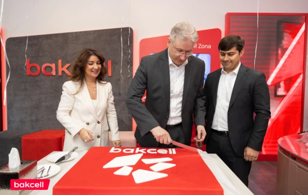 Bakcell Fəvvarələr Meydanında yeni innovativ mağazasını təqdim etdi! - FOTO