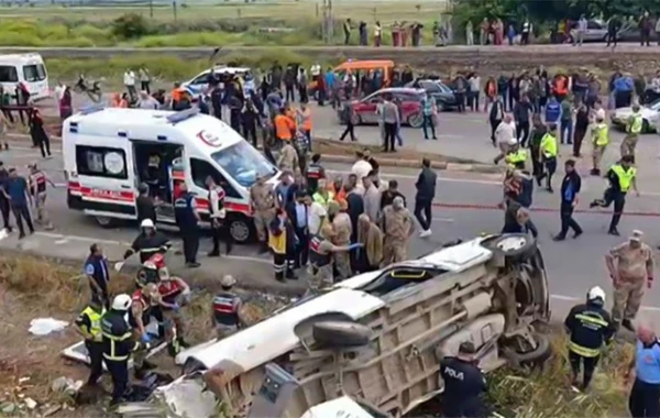 DƏHŞƏT! Sement tankeri sərnişin mikroavtobusuna çırpılıb - 8 ÖLÜ - FOTO/VİDEO