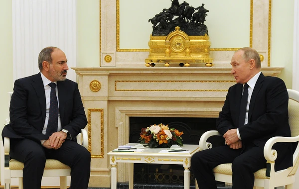 Putin Paşinyanla görüşəcək