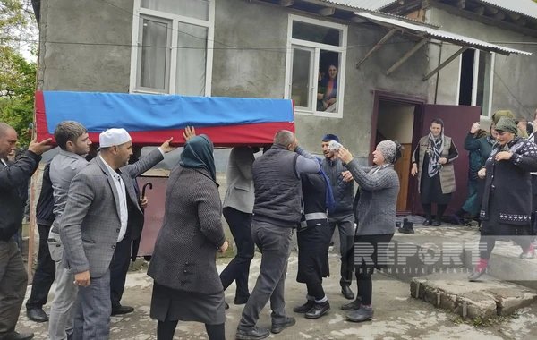Qəbələdə Birinci Qarabağ müharibəsinin şəhidi ilə vida mərasimi başa çatıb - FOTO