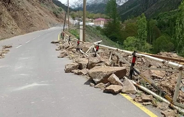 Azərbaycanda qaya uçqunu olub - FOTO