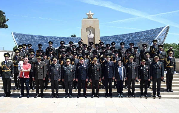 Müdafiə Nazirliyinin şəxsi heyəti ikinci dünya müharibəsində həlak olanların xatirəsini yad ediblər - FOTO/VİDEO