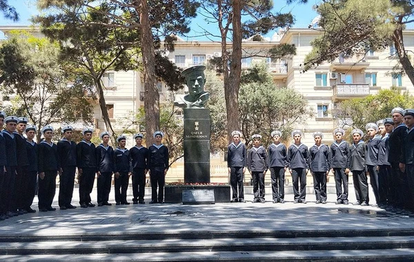 Müdafiə Nazirliyinin şəxsi heyəti ikinci dünya müharibəsində həlak olanların xatirəsini yad ediblər - FOTO/VİDEO