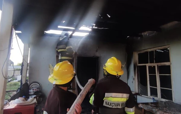 Spirtli içki qəbul edib evini yandıran şəxs ölüb - YENİLƏNİB + FOTO
