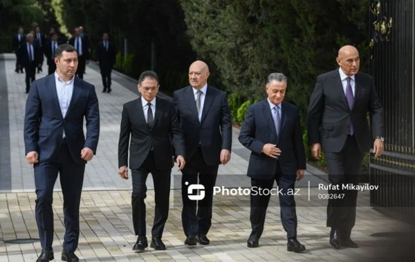 Azərbaycan xalqı Ümummilli Liderin xatirəsini yad edir - FOTO
