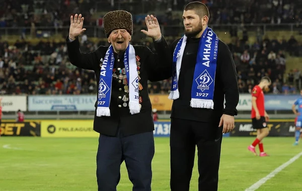 Nurmaqomedovdan gözlənilməz addım, topa ilk zərbəni vurmaqdan imtina etdi - FOTO