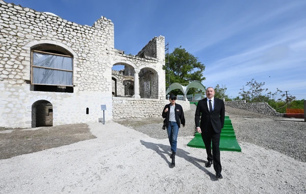 Президент и Первый вице-президент ознакомились с ходом реставрации в мечети Чель Гала - ОБНОВЛЕНО + ФОТО