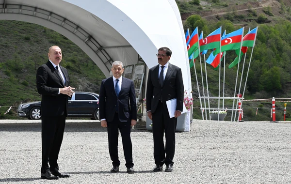 İlham Əliyev Şuşa rayonunun Turşsu qəsəbəsinin təməlini qoyub - YENİLƏNİB + FOTO