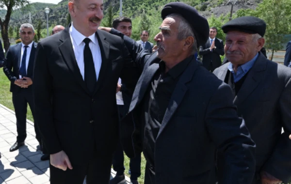Президент Ильхам Алиев встретился с жителями, вернувшимися в село Сус Лачынского района - ФОТО