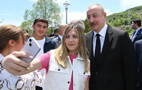 İlham Əliyev Laçın rayonunun Sus kəndinə köçmüş sakinlərlə görüşüb - YENİLƏNİB + FOTO