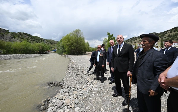 İlham Əliyev Laçın rayonunun Sus kəndinə köçmüş sakinlərlə görüşüb - YENİLƏNİB + FOTO
