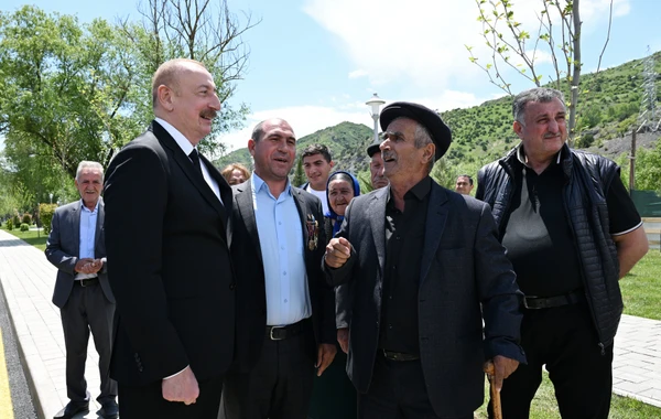 İlham Əliyev Laçın rayonunun Sus kəndinə köçmüş sakinlərlə görüşüb - YENİLƏNİB + FOTO