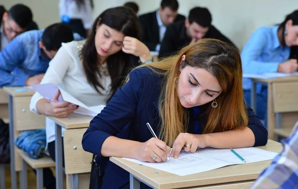 Bu gün 400-dən çox namizədin dövlət qulluğu vəzifələri üzrə imtahan verməsi gözlənilir