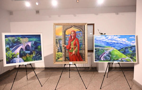 “Xarıbülbül” festivalı çərçivəsində “Qarabağnamə” adlı sərgi açılıb - FOTO