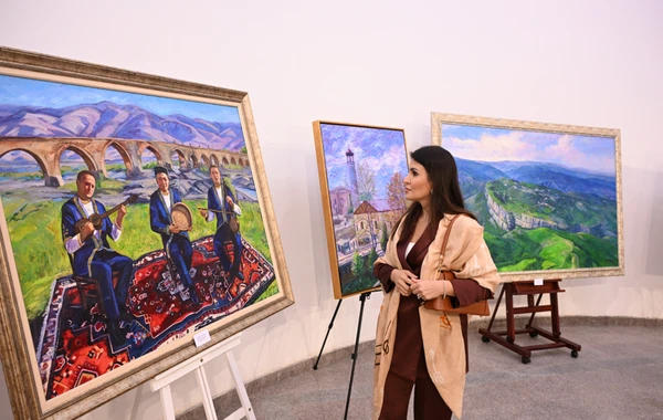 “Xarıbülbül” festivalı çərçivəsində “Qarabağnamə” adlı sərgi açılıb - FOTO