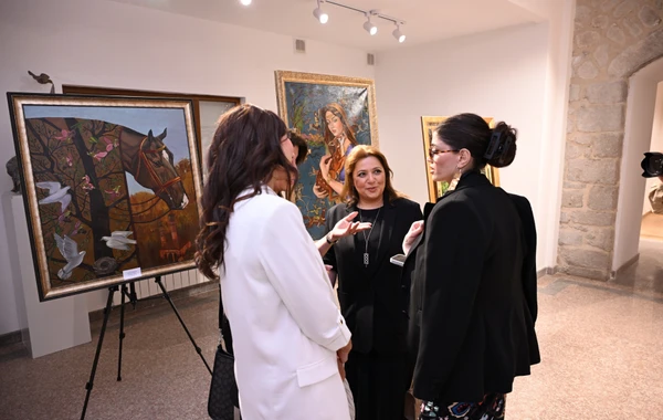 “Xarıbülbül” festivalı çərçivəsində “Qarabağnamə” adlı sərgi açılıb - FOTO