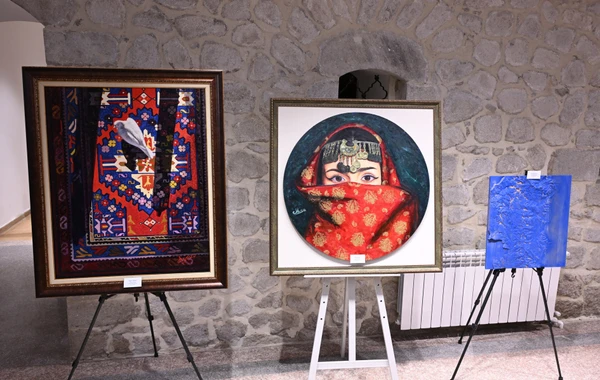 “Xarıbülbül” festivalı çərçivəsində “Qarabağnamə” adlı sərgi açılıb - FOTO