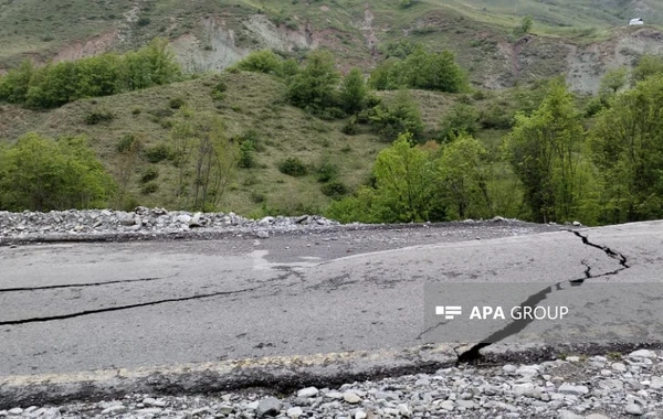 Сильный дождь сделал дорогу Лахыдж-Дамирчи непроходимой - ФОТО