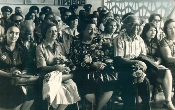 Nəsibə Zeynalovanın heç yerdə görmədiyiniz şəkilləri - FOTO