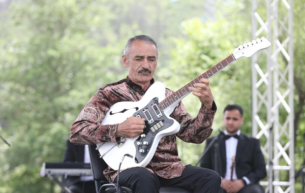 “Xarıbülbül” festivalı “Sələflər və xələflər”lə Laçında - FOTO