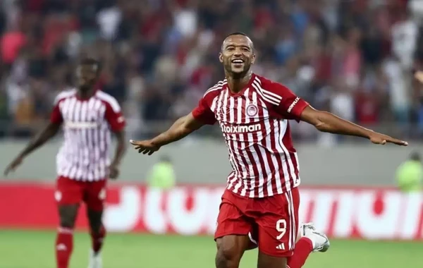 "Qalatasaray" "Olimpiakos"un qolyadorunu transfer edir - FOTO