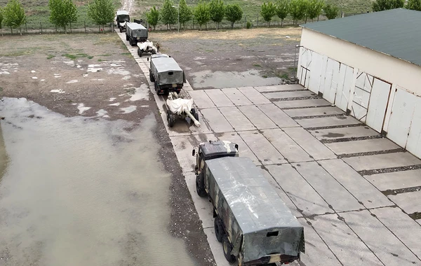Kərim Vəliyev artilleriya bölmələrinin taktiki təlimini izləyib - FOTO