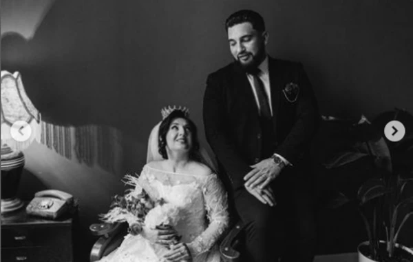 Evliliyinin birinci ayında TOY FOTOLARINI PAYLAŞDI