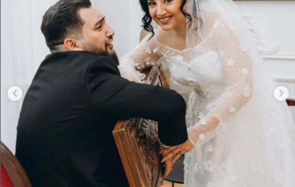 Evliliyinin birinci ayında TOY FOTOLARINI PAYLAŞDI
