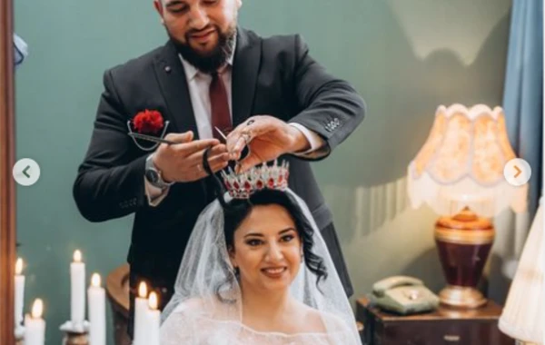 Evliliyinin birinci ayında TOY FOTOLARINI PAYLAŞDI