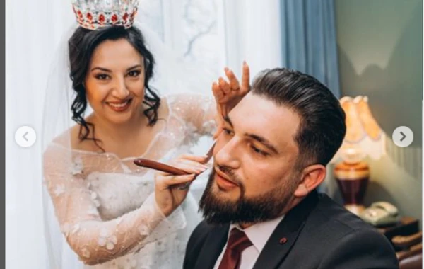 Evliliyinin birinci ayında TOY FOTOLARINI PAYLAŞDI