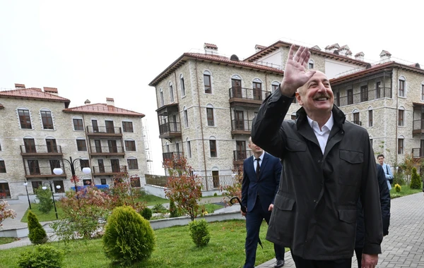 Prezident İlham Əliyev və Prezident Aleksandr Lukaşenko Şuşa şəhərinə səfər ediblər - YENİLƏNİR - FOTO