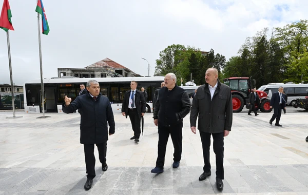 Президент Беларуси подарил городу Шуша тракторы - ФОТО