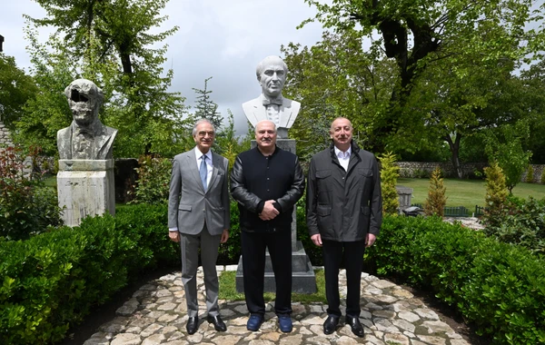 Azərbaycan və Belarus prezidentləri Şuşada Bülbülün ev-muzeyində olublar - YENİLƏNİB - FOTO